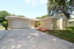 5800 Southwind Dr in Mulberry, FL - Building Photo