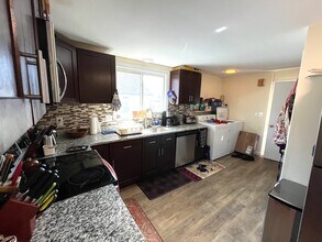 40 Keenan St in Watertown, MA - Building Photo - Building Photo