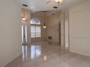 12516 Leatherleaf Dr, Unit 3 in Tampa, FL - Building Photo - Building Photo