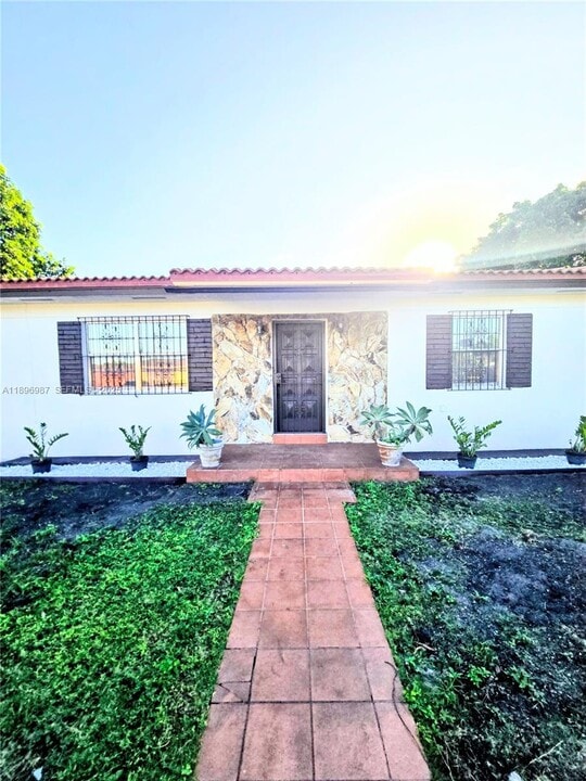 5451 SW 5th Terrace in Coral Gables, FL - Building Photo