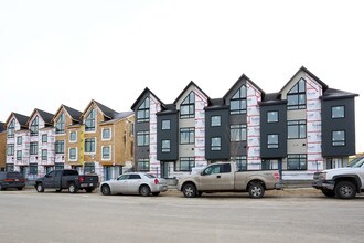 2971 136 Ave NW in Calgary, AB - Building Photo - Building Photo