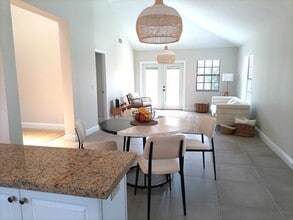 13473 Fountain View Blvd in Wellington, FL - Foto de edificio - Building Photo