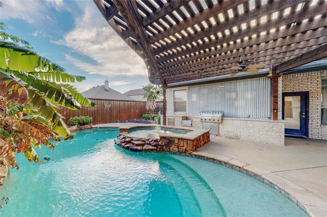 property at 2728 Gull Lake Dr