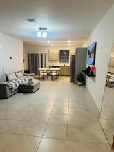 437 NE 13th St in Florida City, FL - Building Photo - Building Photo