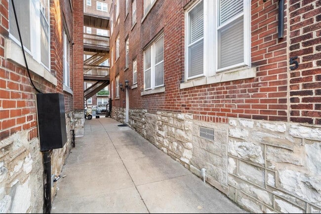 5350 Pershing Ave, Unit #5A in St. Louis, MO - Building Photo - Building Photo