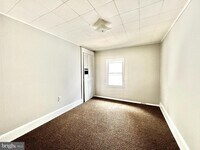 77 Thompson St photo'