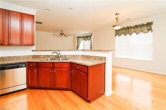 622 Claire Ln in Newport News, VA - Building Photo - Building Photo