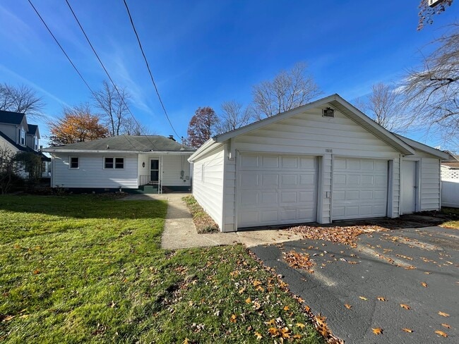 19680 E Brandywine Dr in Gobles, MI - Building Photo - Building Photo