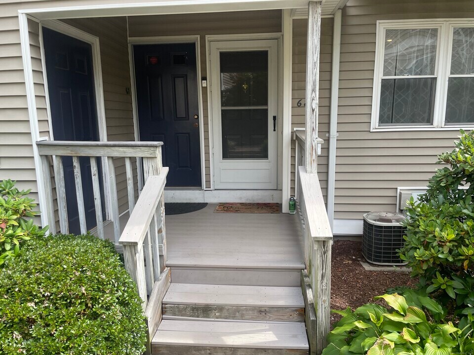 68 Glenrock in Norwalk, CT - Building Photo