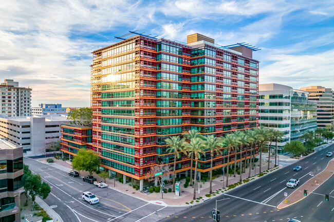 Optima Biltmore Towers in Phoenix, AZ - Foto de edificio - Building Photo