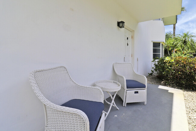 4 Garden St in Jupiter, FL - Building Photo - Building Photo