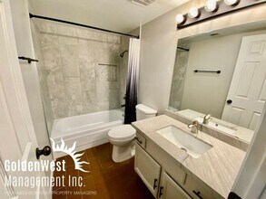 6515 W Poinsettia Dr in Glendale, AZ - Building Photo - Building Photo