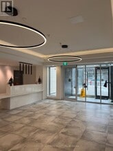 705 Davis Dr in Newmarket, ON - Building Photo - Building Photo