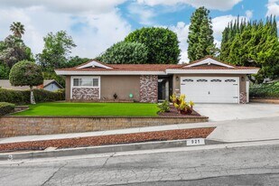 921 Nantucket St in La Habra, CA - Building Photo