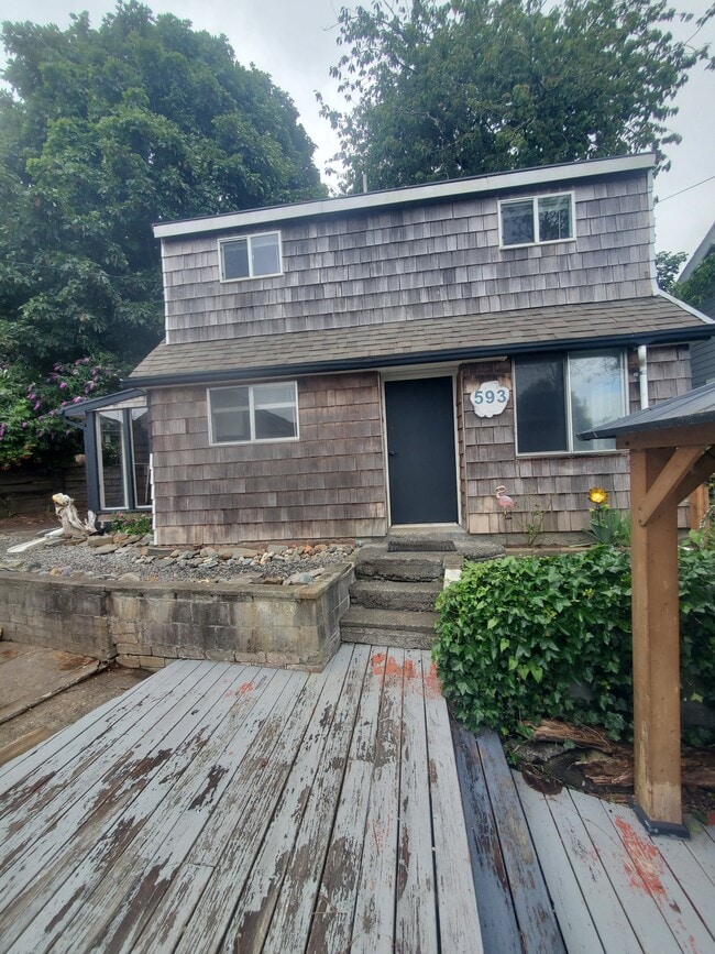 property at 593 Rivington St