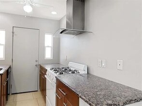 37219 Melrose Dr in Cathedral City, CA - Foto de edificio - Building Photo