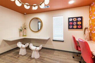 1200 W Koenig Ln in Austin, TX - Building Photo - Building Photo