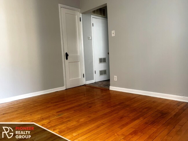 1422 N Maplewood Ave, Unit 2 in Chicago, IL - Building Photo - Building Photo