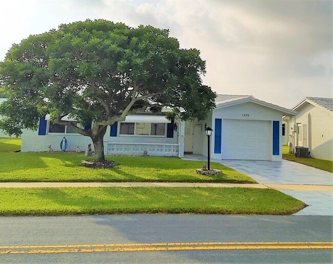 property at 1826 SW Congress Blvd