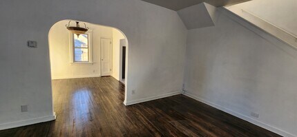 1112 16th Ave E in Hibbing, MN - Building Photo - Building Photo