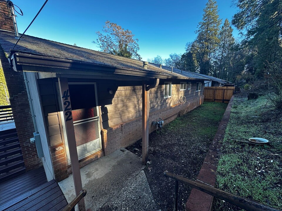 422 Maryland Dr in Grass Valley, CA - Building Photo