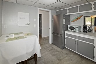 201 Center Rd in Venice, FL - Building Photo - Building Photo