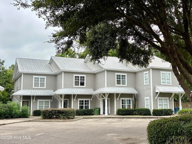 property at 1617 Shoreline Pl