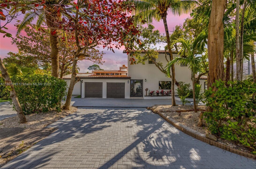 210 NE 107th St in Miami Shores, FL - Building Photo