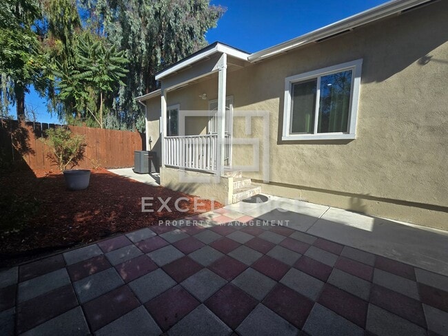 property at 737 Illinois Ave
