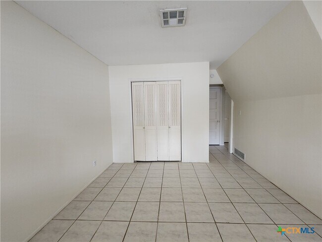 164 S Union Ave-Unit -102 in New Braunfels, TX - Building Photo - Building Photo
