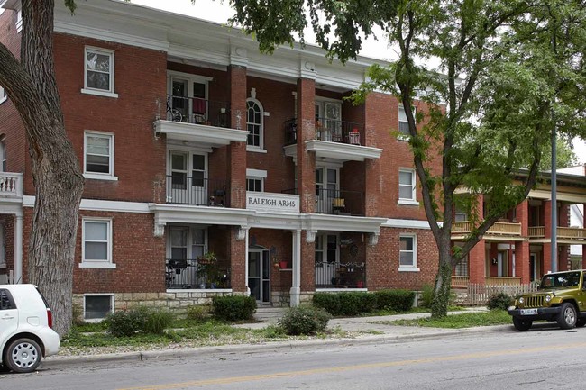 Raleigh Arms in Kansas City, MO - Foto de edificio - Building Photo