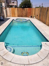 1066 Gloria Dr in Hemet, CA - Building Photo - Building Photo