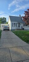 814 E 37th St in Erie, PA - Building Photo
