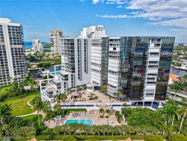 property at 4751 Gulf Shore Blvd N