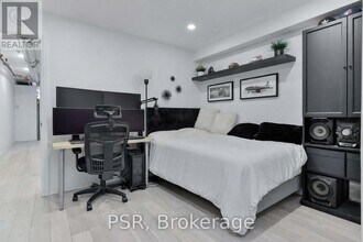 1171 Dundas St W in Toronto, ON - Building Photo - Building Photo