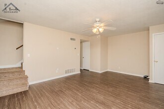 1215 N Pacific Ave in Iowa Park, TX - Building Photo - Building Photo