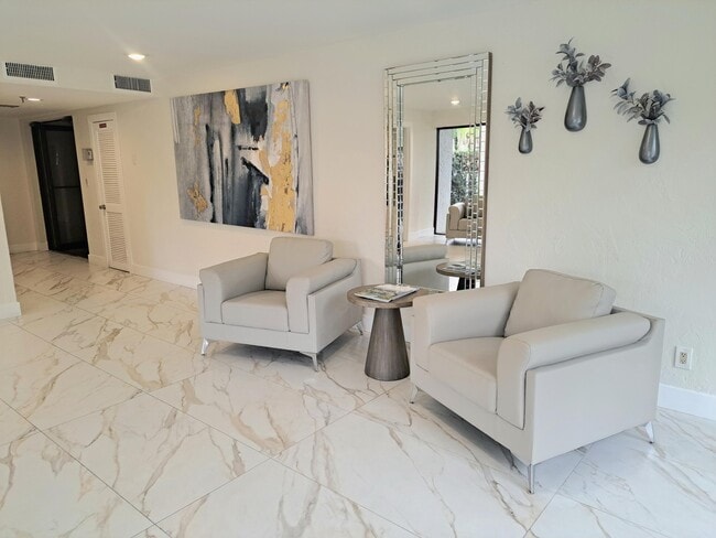 6562 Boca Del Mar Dr in Boca Raton, FL - Building Photo - Building Photo