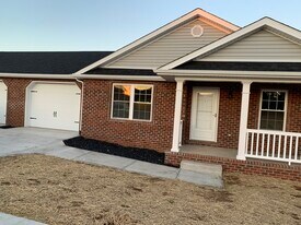 1566 Thurman Rd in Somerset, KY - Building Photo