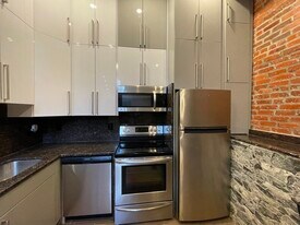 1028 Commonwealth Ave, Unit 103 in Boston, MA - Building Photo