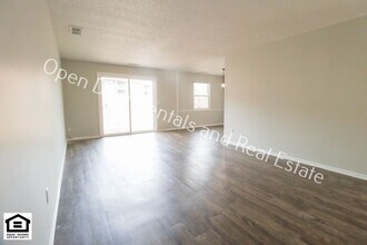 4933-4935 Vermont Ln in Fort Wayne, IN - Building Photo - Building Photo