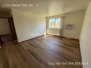 1104 Green Tree Rd in West Bend, WI - Building Photo - Building Photo