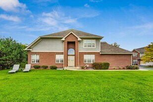 4427 Lainie Cir in Glenview, IL - Building Photo