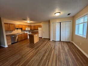 896 Wescott Square in Eagan, MN - Foto de edificio - Building Photo