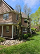 15 Ledge Rd in Southington, CT - Building Photo - Building Photo