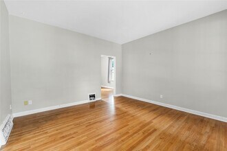3617 Commonwealth Ave in Maplewood, MO - Foto de edificio - Building Photo