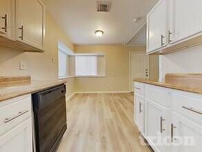 6511 Grey Oaks Dr in Houston, TX - Building Photo - Building Photo