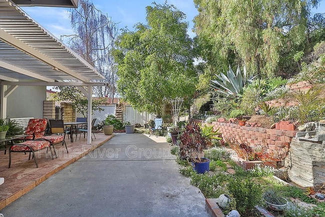 1675 Calle Artigas in Thousand Oaks, CA - Building Photo - Building Photo
