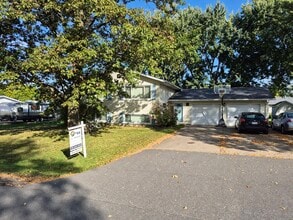 515 W 13th St in Marshfield, WI - Building Photo - Building Photo
