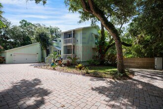 5310 Hidden Harbor Rd in Siesta Key, FL - Building Photo - Building Photo