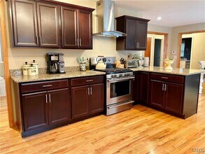 12 Forest Rd in New Hartford, NY - Building Photo - Building Photo